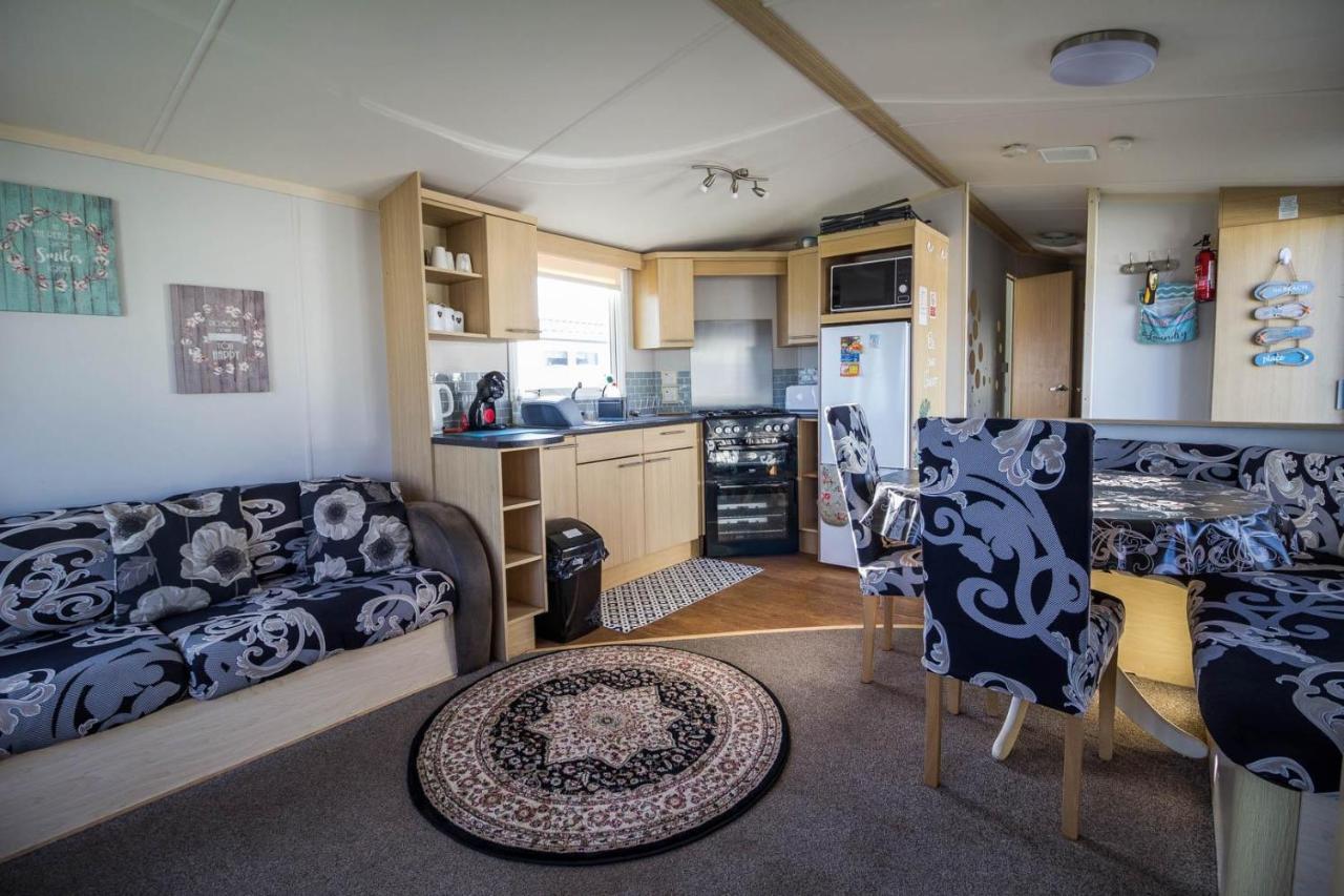 Hotel Lovely Caravan With Wifi At Broadland Sands In Suffolk Ref 20035Bs Hopton on Sea Zewnętrze zdjęcie