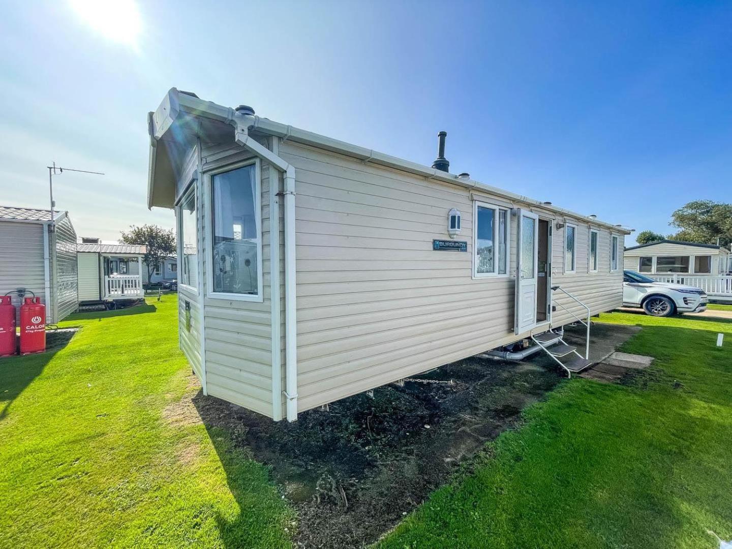Hotel Lovely Caravan With Wifi At Broadland Sands In Suffolk Ref 20035Bs Hopton on Sea Zewnętrze zdjęcie